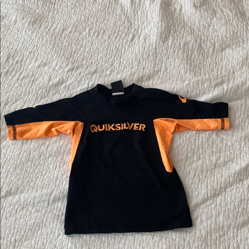 Quiksilver kids rash guard size 4 orange and black